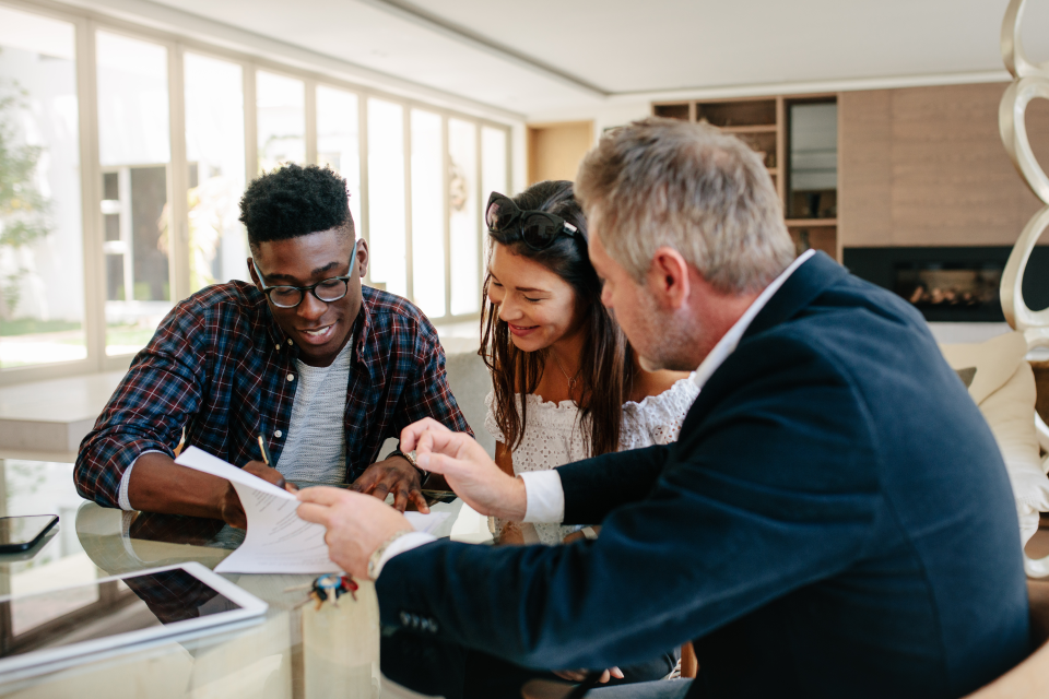 real-estate-agent-and-clients