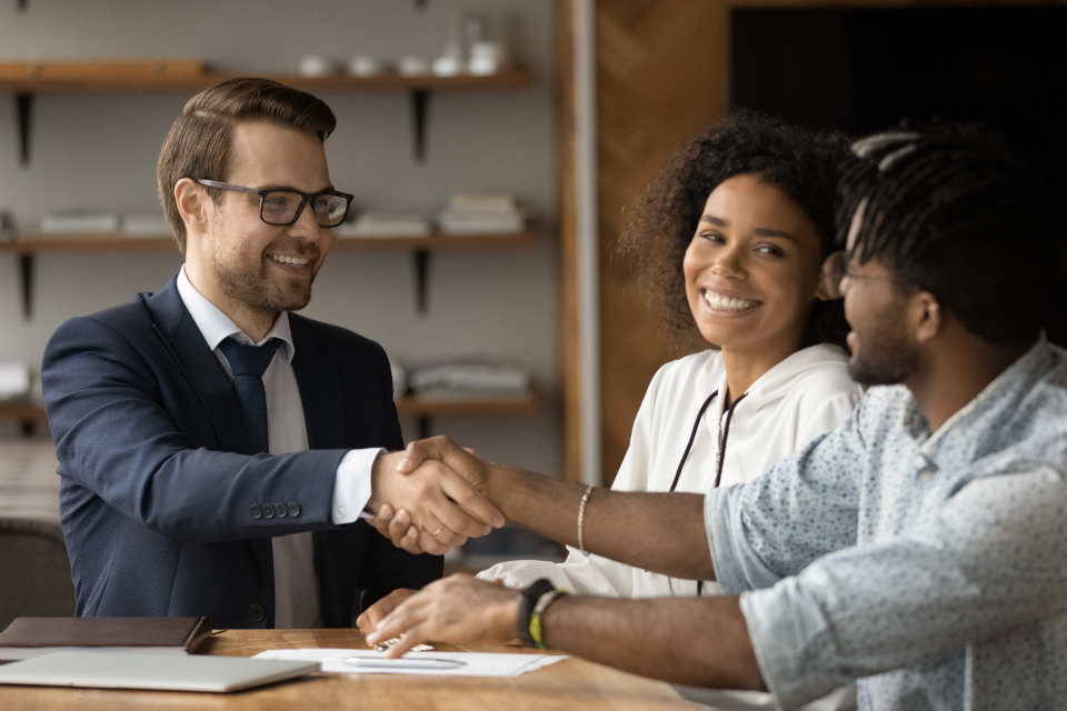 real-estate-agent-and-clients